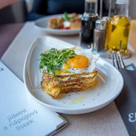 Palac Elektra Hotell 3*